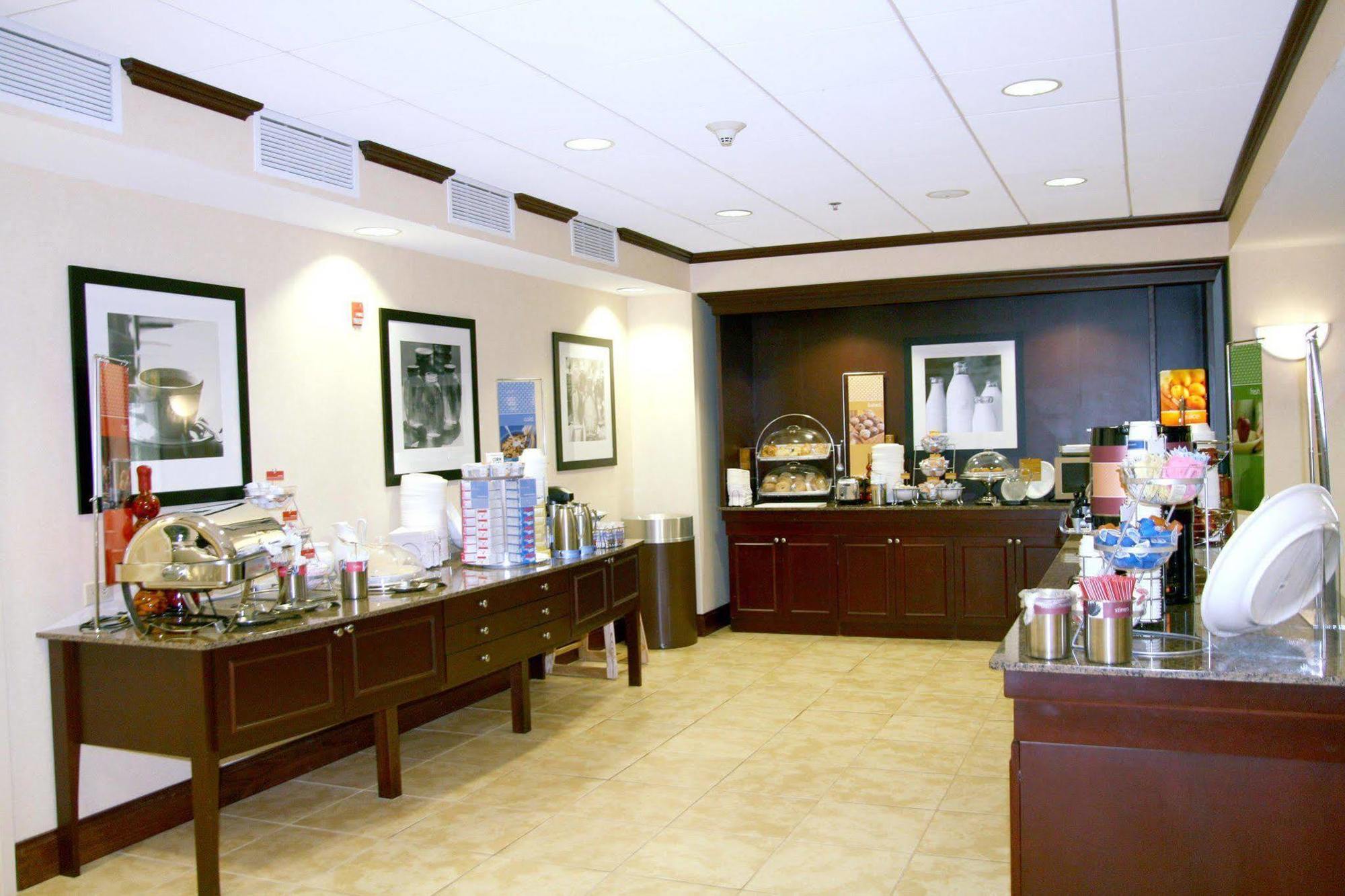 Hampton Inn Greenfield Esterno foto